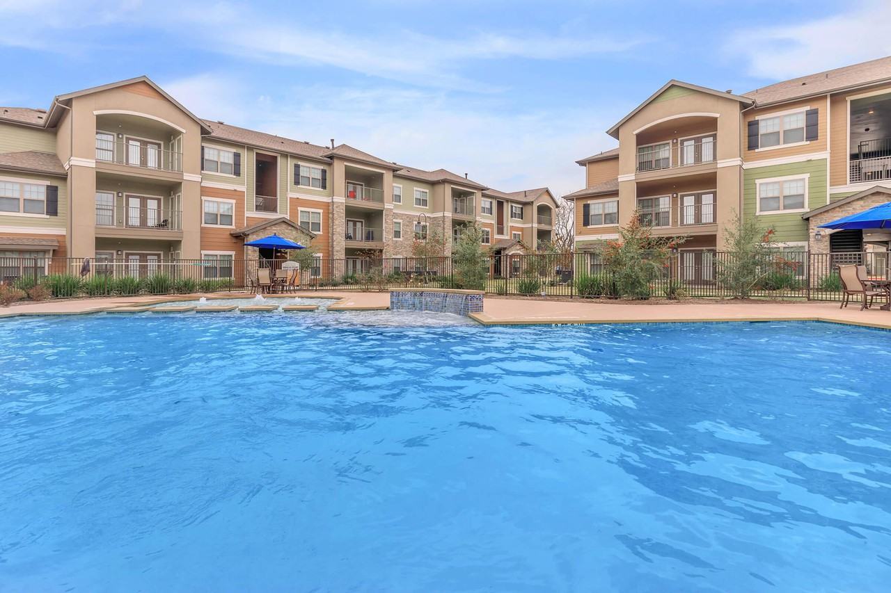 Cypress Creek Apartment Homes at Wayside Drive Apartments 14220 S