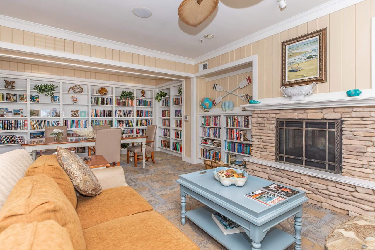 Mariposa Apartment Homes at Bay Colony Apartments 1101 Fm 517 Rd W