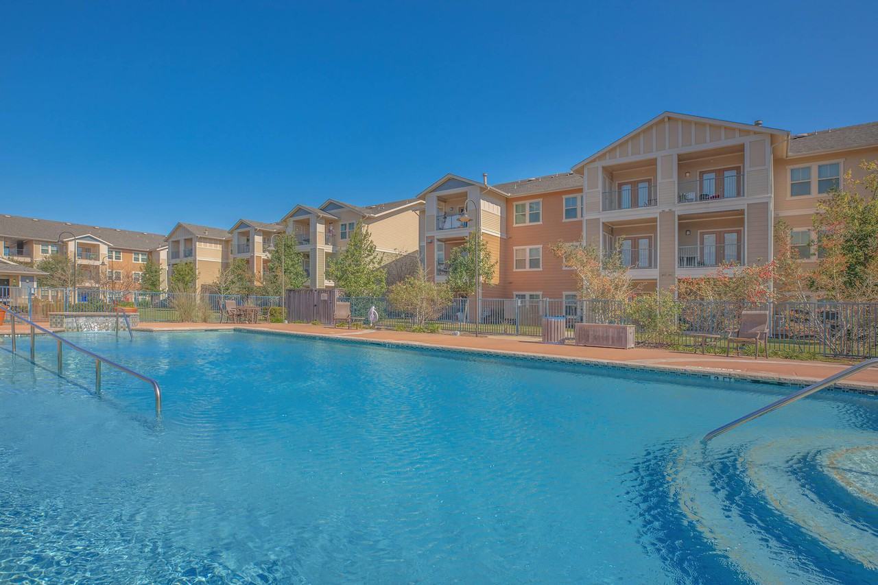 Mariposa Apartment Homes at Bay Colony Apartments 1101 Fm 517 Rd W