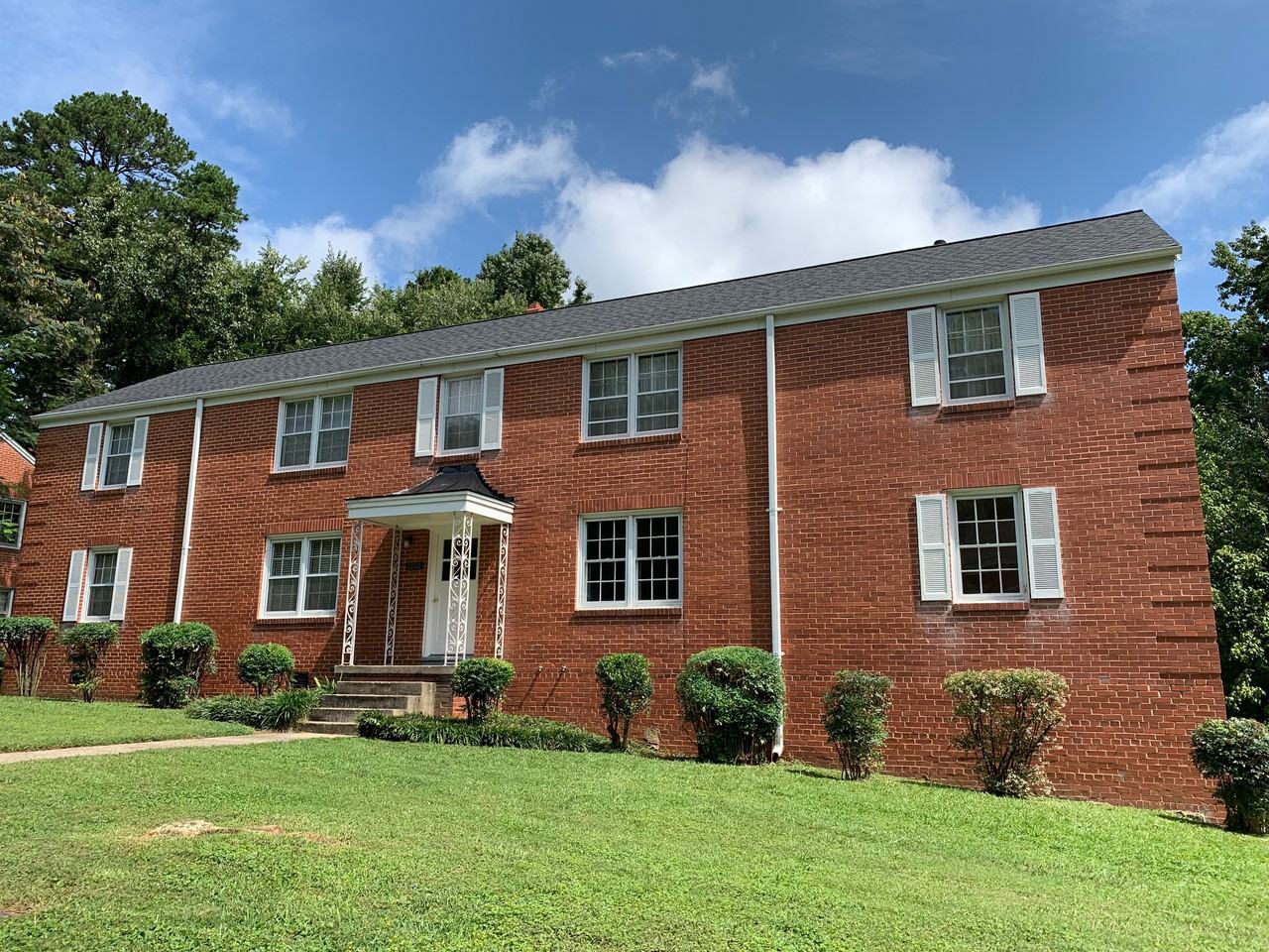 2 Bed/1 Bath recently renovated Apartments 1210 Whilden Place C