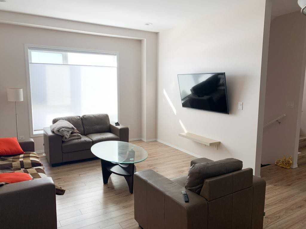 Old Commonwealth Apartments in Inkster Gardens, Winnipeg, MB R2R 2X2