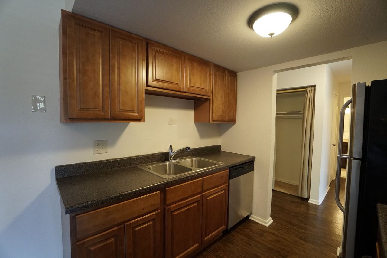 Beard Ave Apartments 6101 Beard Ave N, Brooklyn Center, MN 55429 Zumper