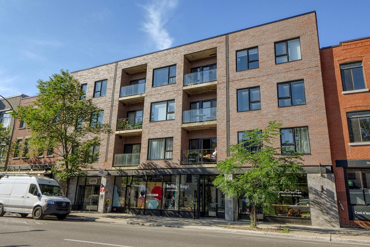 Le Millieu Apartments 5378 Boulevard SaintLaurent 205, Montréal, QC