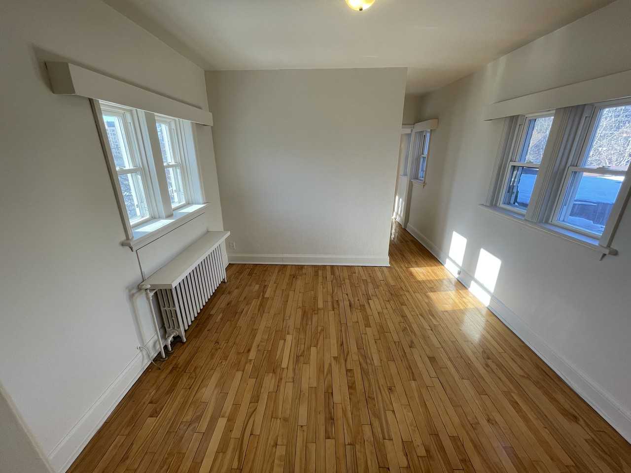 140 Bronson Avenue Apartments in Centretown West, Ottawa, ON K1R 6H1