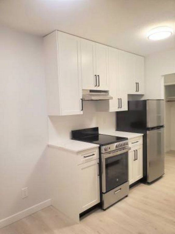 Lions Apartments 230 16th St E, North Vancouver, BC V7L 2T1 Zumper