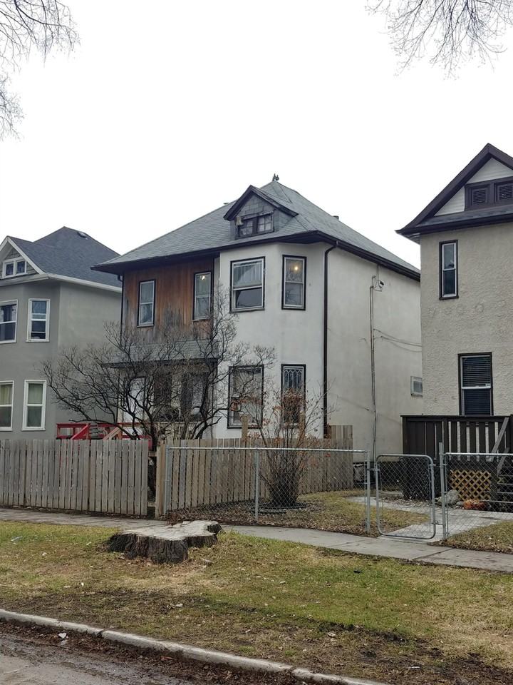 558 College Avenue 2 Apartments 558 College Ave, Winnipeg, MB R2W