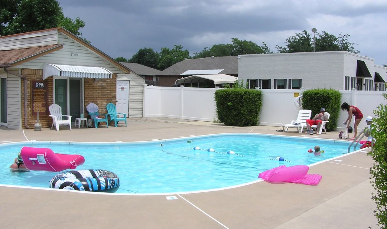 Rockford Garden Apartments 401 Willowridge Court, Ardmore, OK 73401