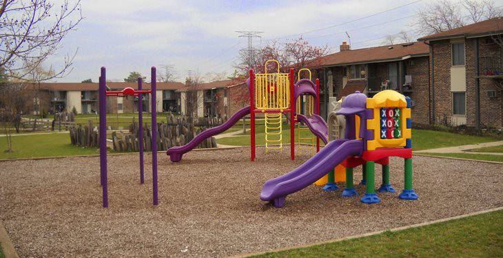 DuPage Covered Bridges Apartments 637 Burns St, Carol Stream, IL