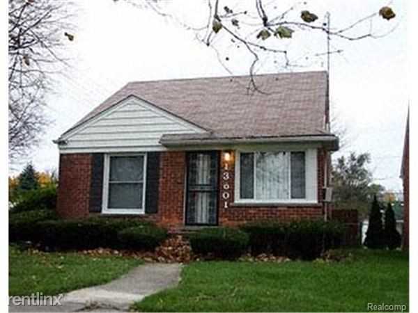 Schoolcraft & Telegraph Apartments in Brady Block, Detroit, MI 48239