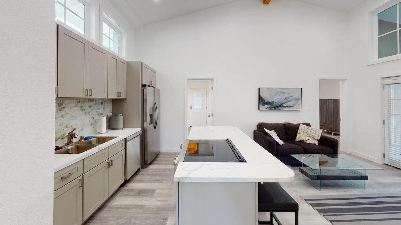 Redwood City triplex near Caltrain Station Apartments in