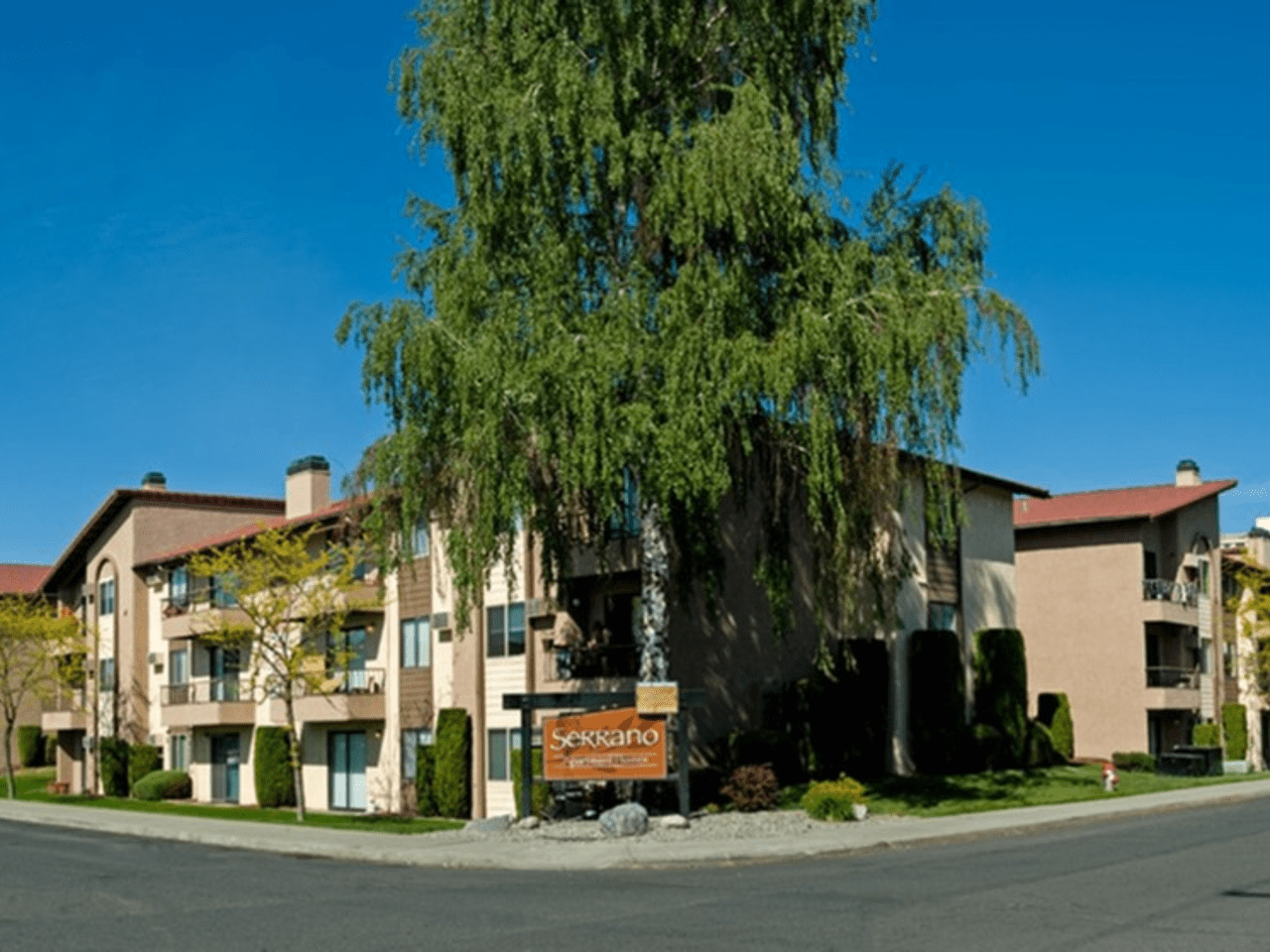 Serrano Apartments 121 E Wedgewood Ave, Spokane, WA 99208 Apartment