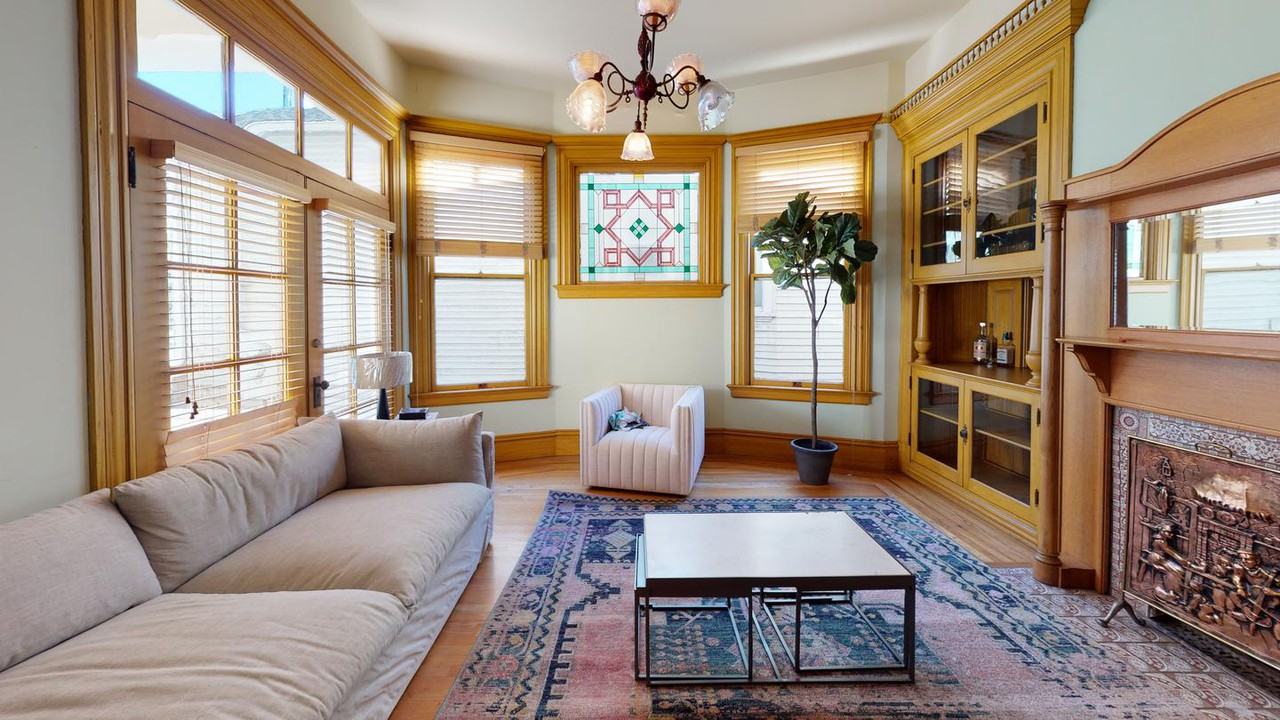 Beautiful Downtown San Jose Home with Wrap Around Deck Apartments in