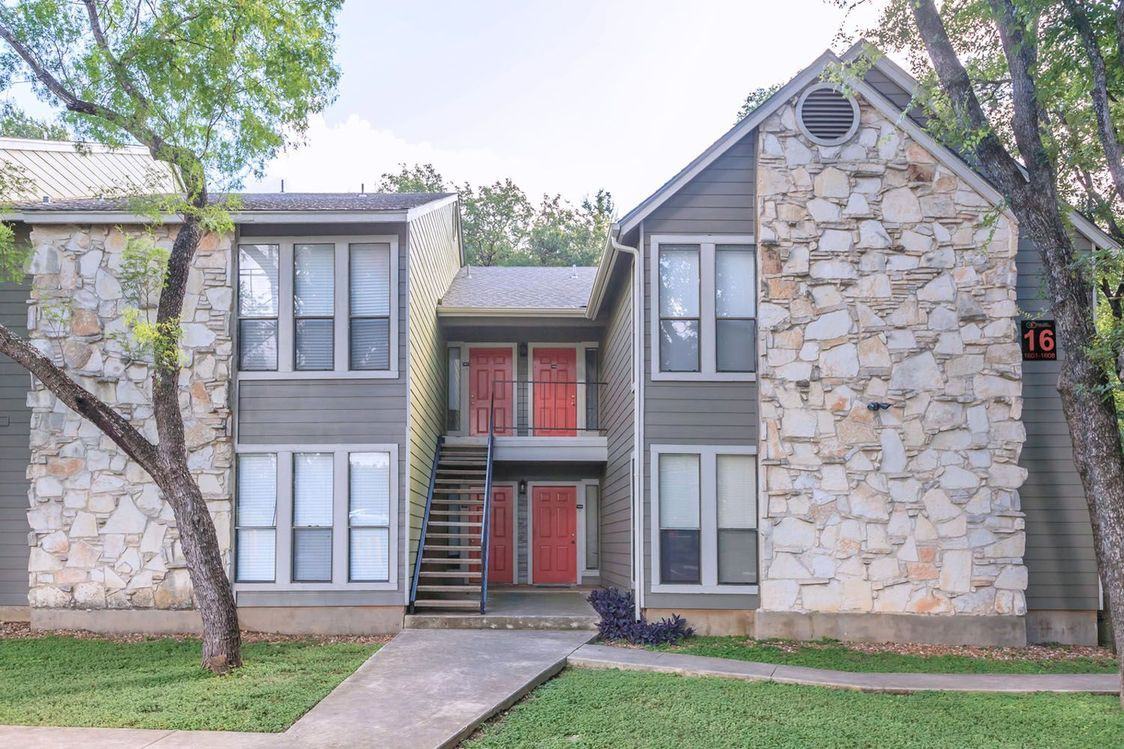 Salado Crossing Apartments 13230 Blanco Rd, San Antonio, TX 78216