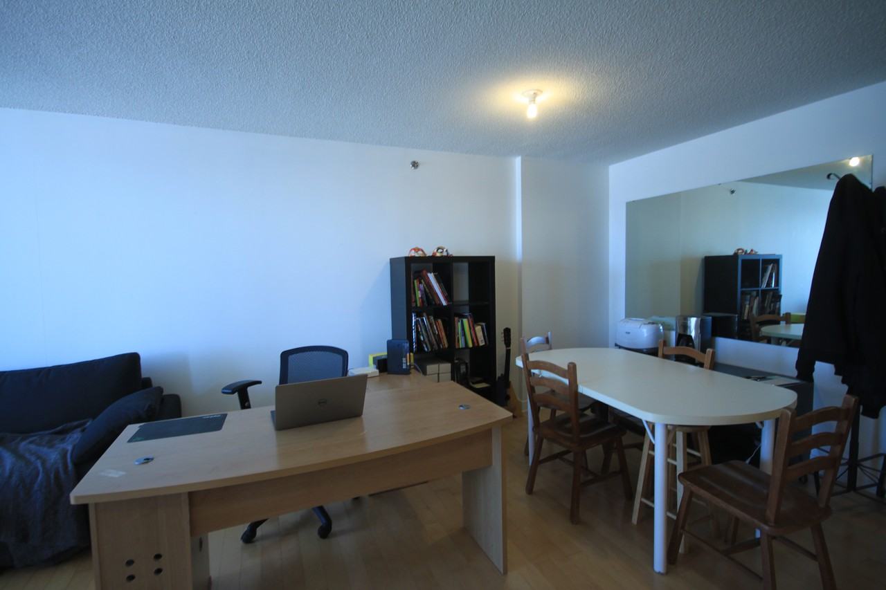 4885 Boulevard HenriBourassa Ouest 432, Montréal, QC H4L 0A5 1