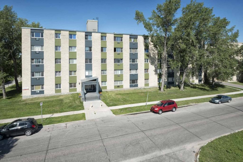 Glenmore Manor Apartments for Rent 100 Prevette St, Winnipeg, MB R2K