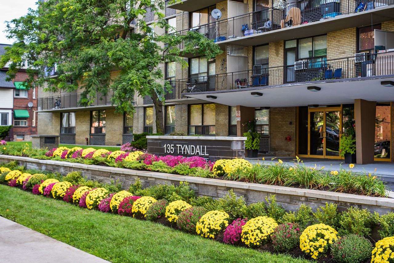 135 Tyndall Avenue Apartments 135 Tyndall Ave, Toronto, ON M6K 2G4