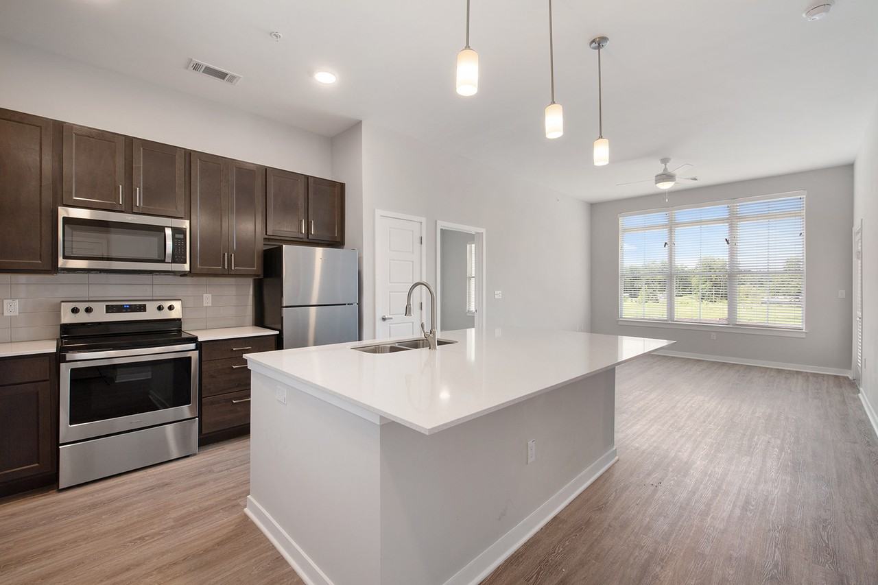 Sawgrass Point Apartments 2163 S Veterans Blvd, Gonzales, LA 70737