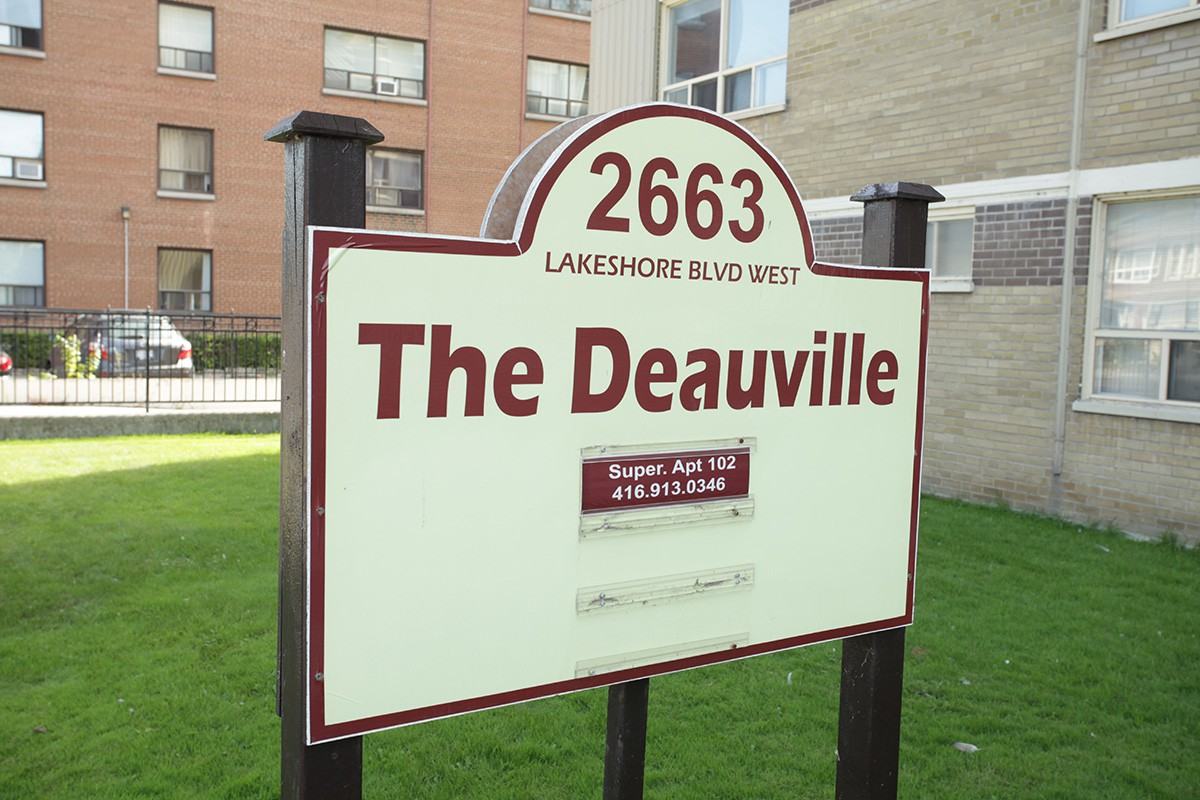 2663 Lakeshore Blvd. West Apartments 2663 Lake Shore Blvd W, Toronto