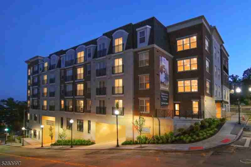 30 Court Street E117 Unit 58, Morristown, NJ 07960 2 Bedroom Apartment