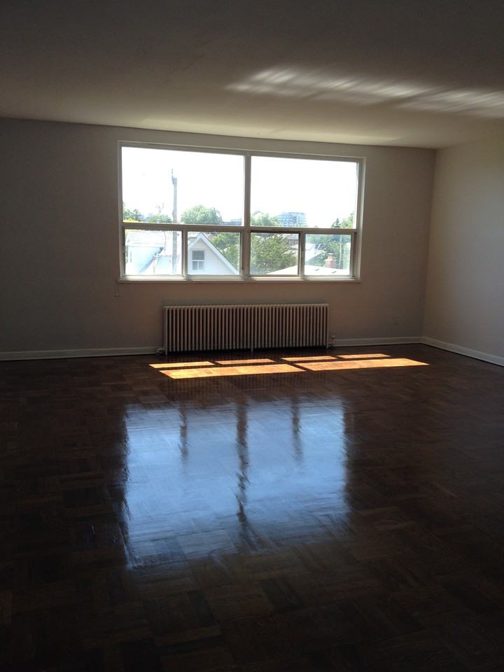 470 Mortimer Avenue 407, Toronto, ON M4J 2G5 1 Bedroom Apartment for