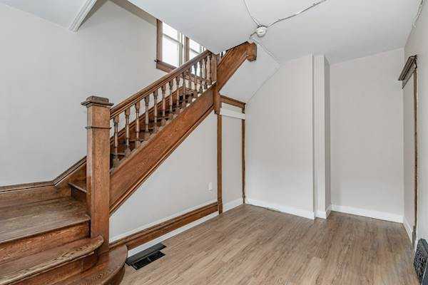 2 Bedroom Student Apartment on Ezra Avenue Available SEPT 1st Apartments 16 Ezra Ave Uppr