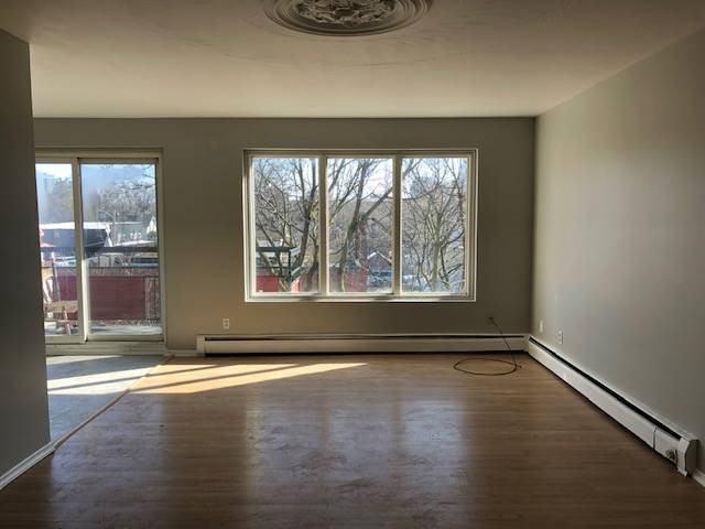 2 Bedroom Close to Downtown Kitchener! Apartments 236 9b236 Louisa