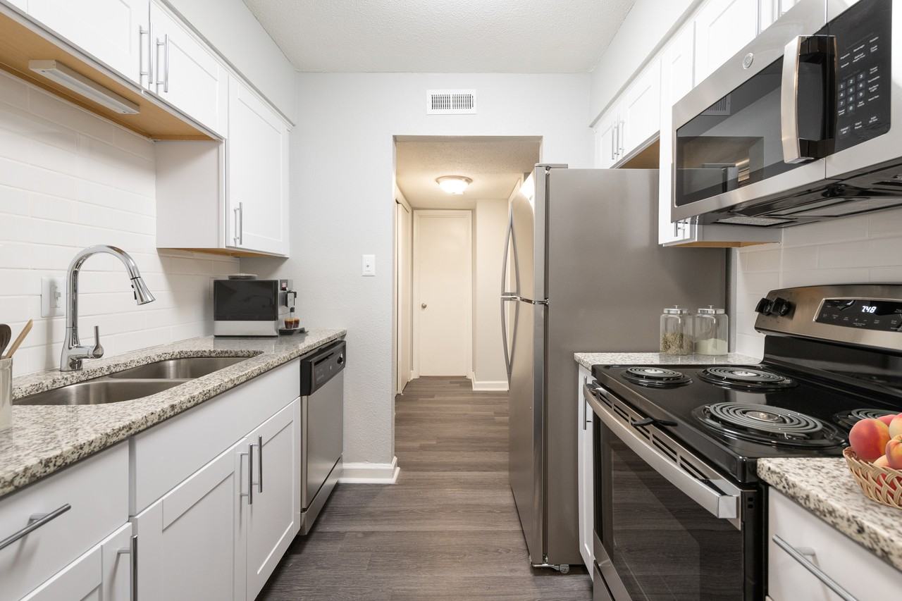 59twenty Monroe Apartments 5920 Monroe Road, Charlotte, NC 28212