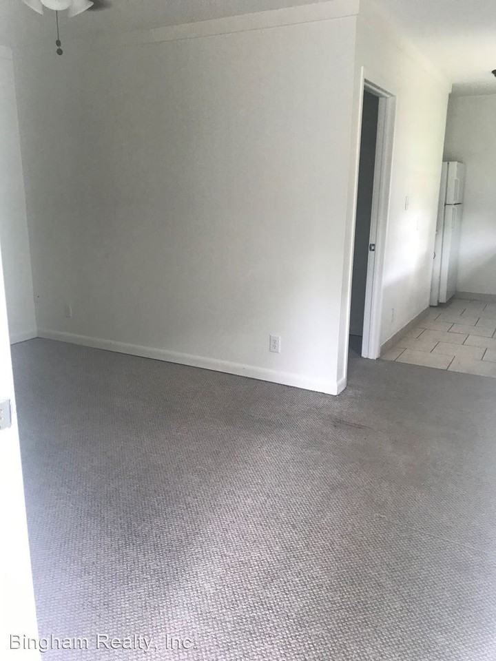 1 Bedroom Studio Style Apartment Apartments 37618 8th Ave