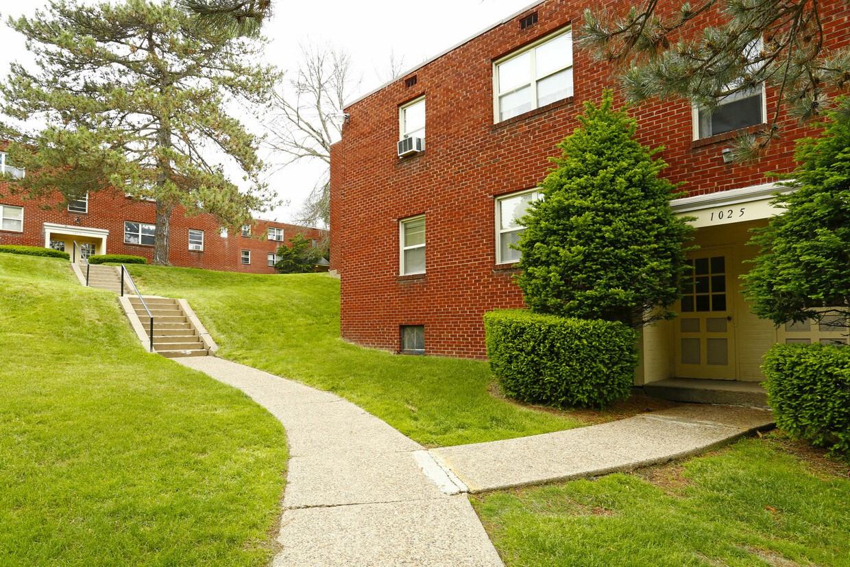 Alvern Gardens Apartments 1000 Vermont Ave, Castle Shannon, PA 15234