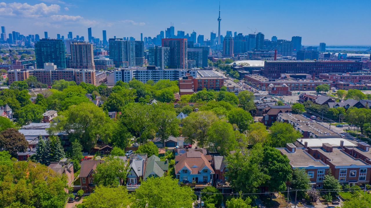 11 Elm Grove Ave. Apartments 11 Elm Grove Avenue, Toronto, ON M6K 2H9