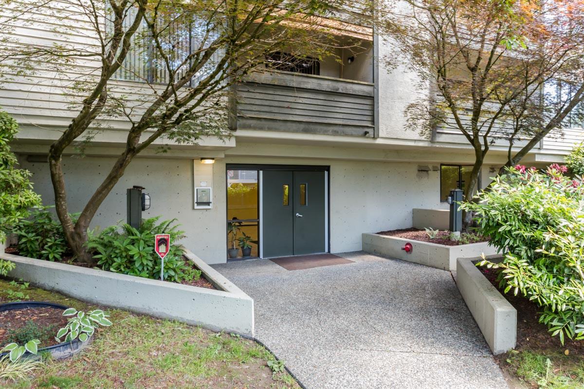 Burnside Apartments 13784 101 Ave, Surrey, BC V3T 1L4 Zumper