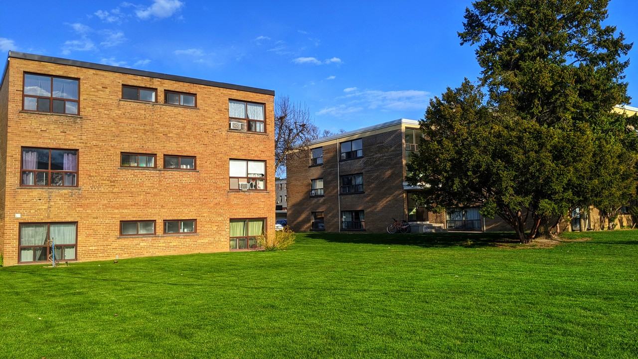 Rosseau Apartments 11 Rosseau Rd, Toronto, ON M3H 3G1 Zumper