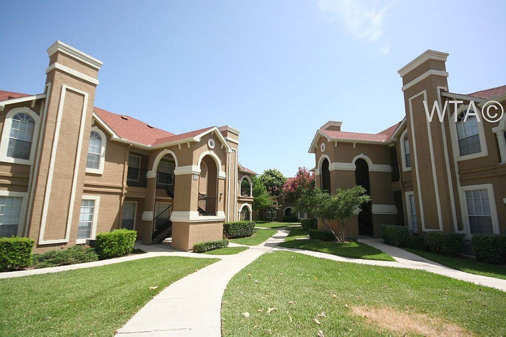 1011 Wonder World Dr 20107, San Marcos, TX 78666 2