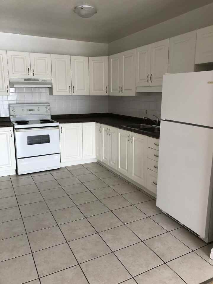 15 Dellroy Ave Apartments in Stanley Park, Kitchener, ON N2A 2S2 Zumper