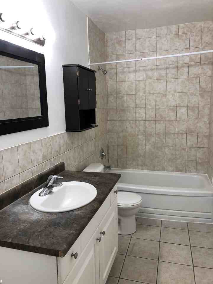 15 Dellroy Ave Apartments in Stanley Park, Kitchener, ON N2A 2S2 Zumper