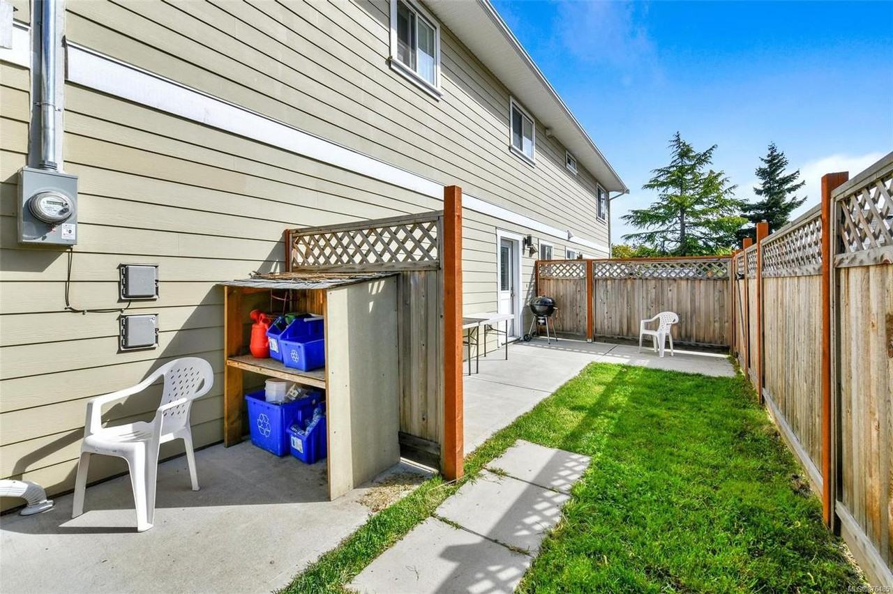 2919 Doncaster Drive, Victoria, BC V8T 3B3 2 Bedroom Apartment for