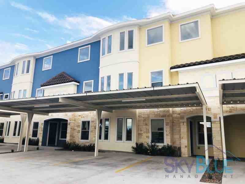 The Regency at NoraLuxury Townhomes Apartments 3302 South Sugar Road