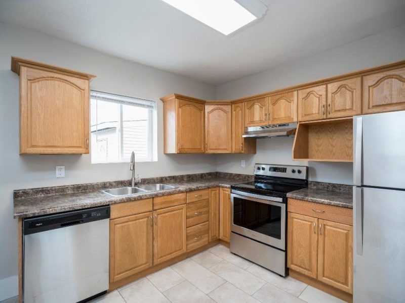 Jamison Avenue Apartments in Chalmers, Winnipeg, MB R2K None Zumper