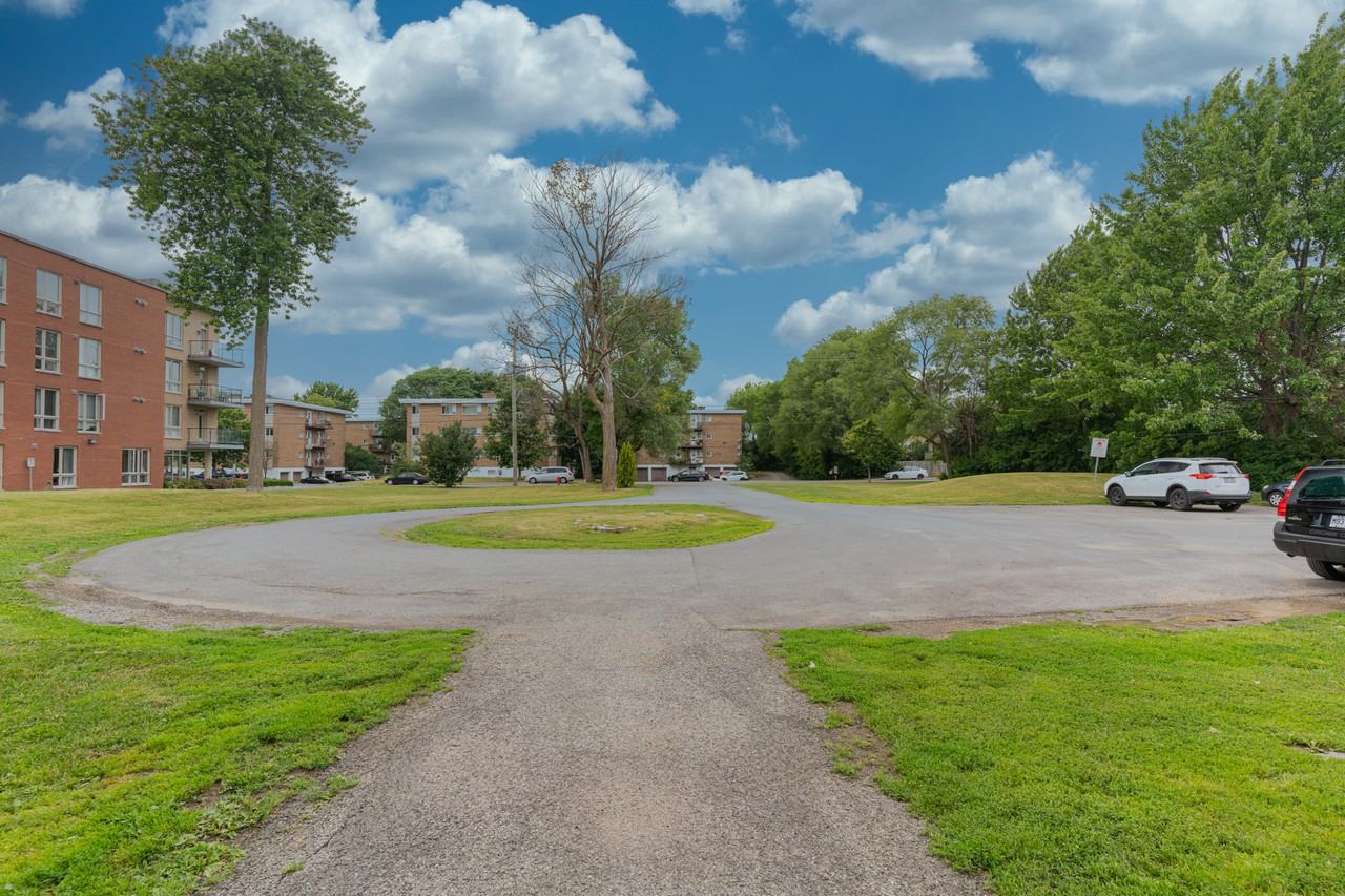 Le Delmar Apartments 501 Av Delmar, PointeClaire, QC H9R 4A7 Zumper