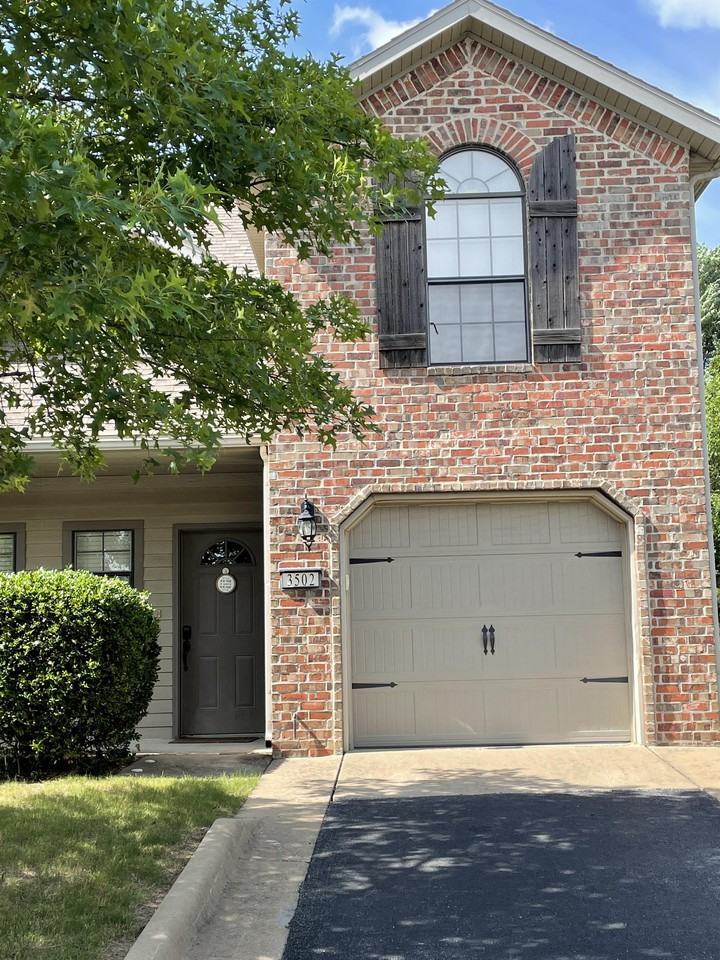 3502 W Chevaux Dr 1, Fayetteville, AR 72704 2 Bedroom Apartment for
