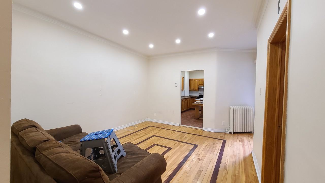 St Urbain Apartments 5272 Rue SaintUrbain, Montréal, QC H2T 2W9 Zumper