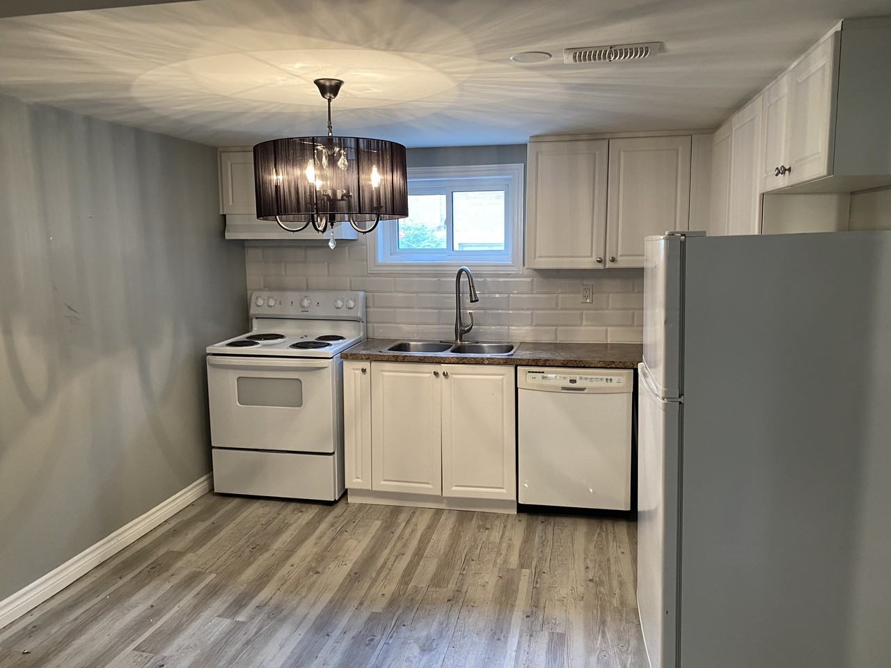 367 East 23rd Street Lower Unit Apartments 367 East 23rd St, Hamilton, ON L8V 2X5 Zumper