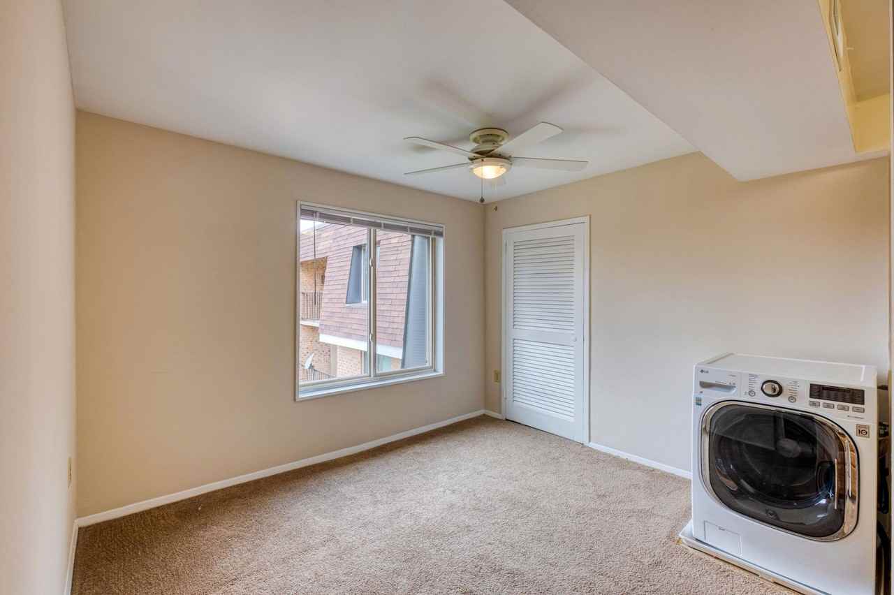 Oakton Park Apartments 3347 Willow Crescent Dr, Oakton, VA 22030 Zumper