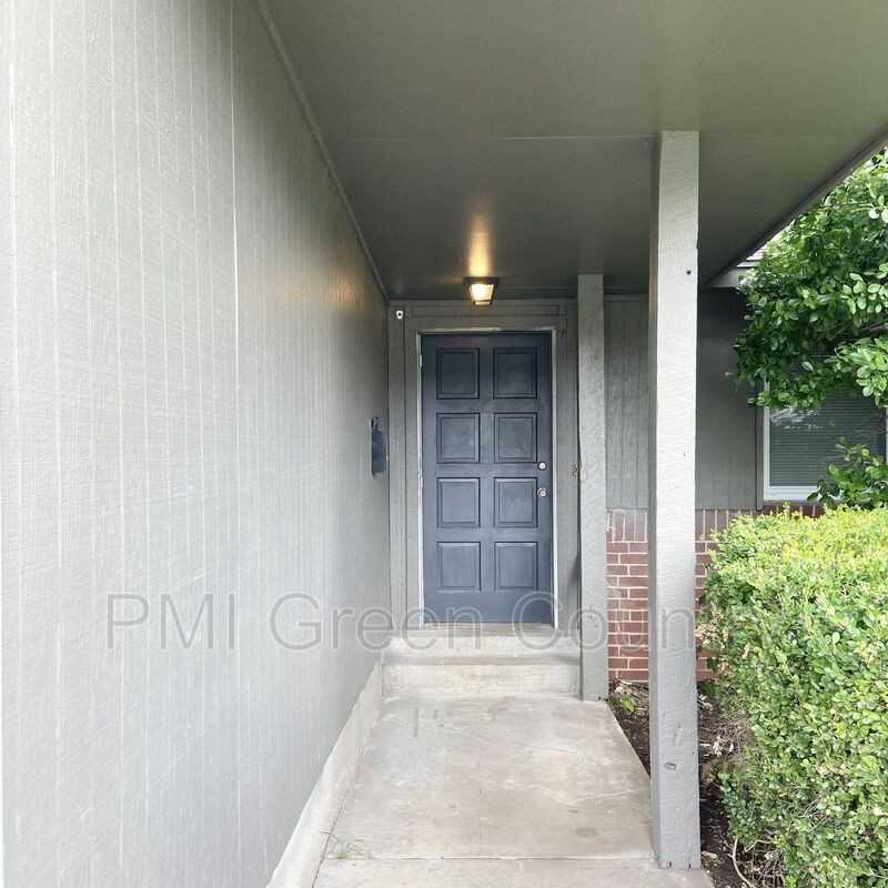 6315 S Owasso Ave, Tulsa, OK 74136 4 Bedroom Apartment for Rent