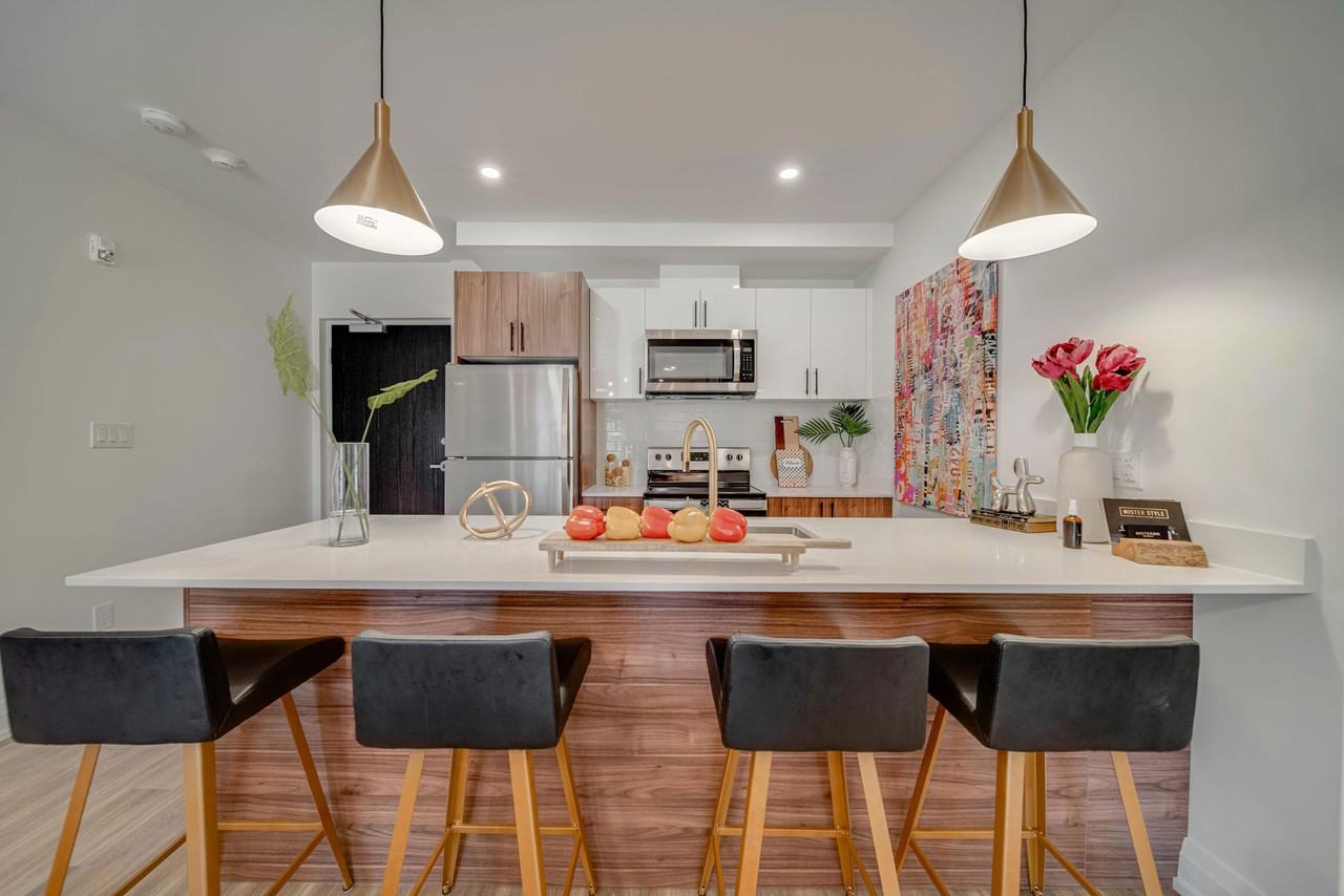 The Urban Suites Apartments 11957 Tecumseh Road East, Windsor, ON N8N