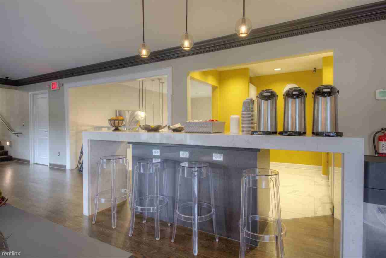 Woodbury Gardens Apartments and Townhomes 1245 Astor Ave, Ann Arbor