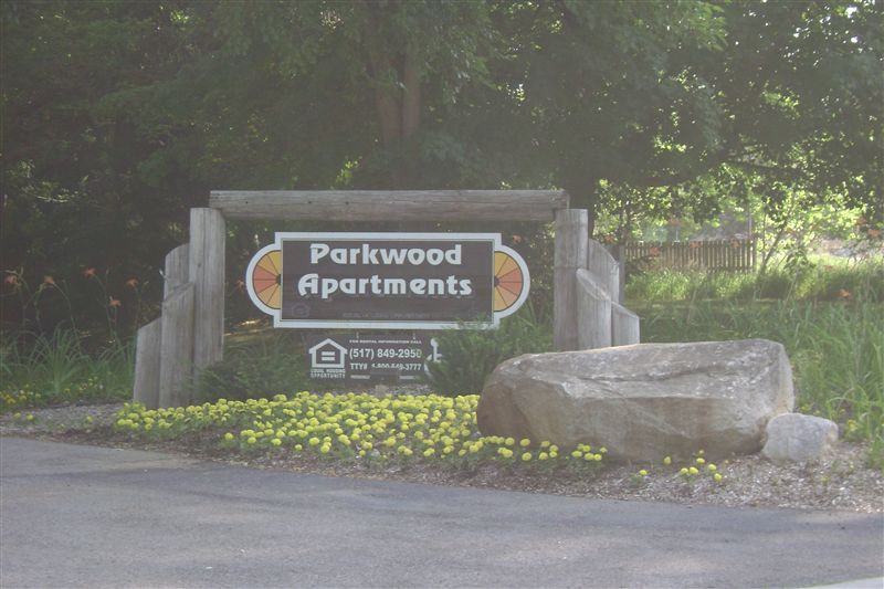 Parkwood Apartments 421 Parkwood Dr, Jonesville, MI 49250 Zumper