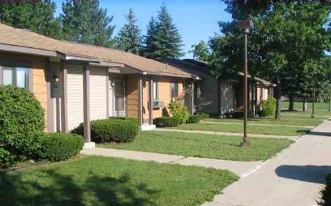 Les Cheneaux Apartments 825 S 26th St, Escanaba, MI 49829 Zumper