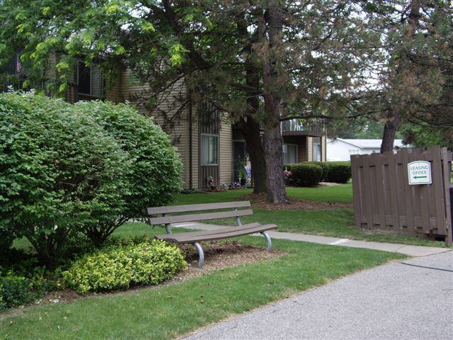 Riverview Village apartments 632 Riverview Ln, Eaton Rapids, MI 48827