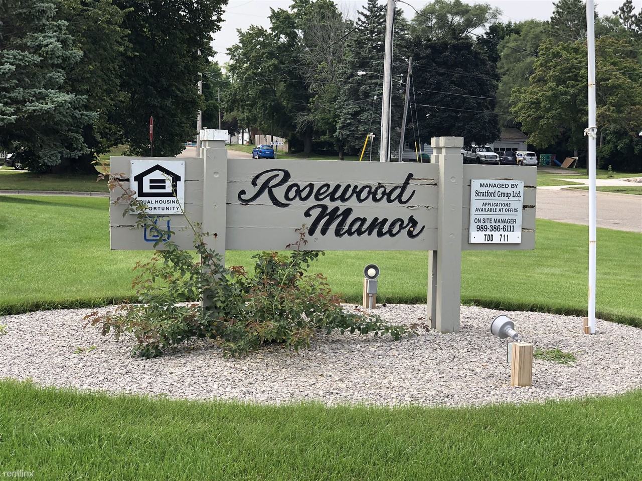 Rosewood Manor Apartments 225 Mary St, Clare, MI 48617 Zumper